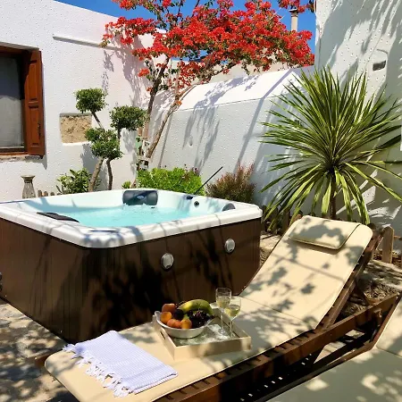 Holiday home Avli Traditional With Private Jacuzzi