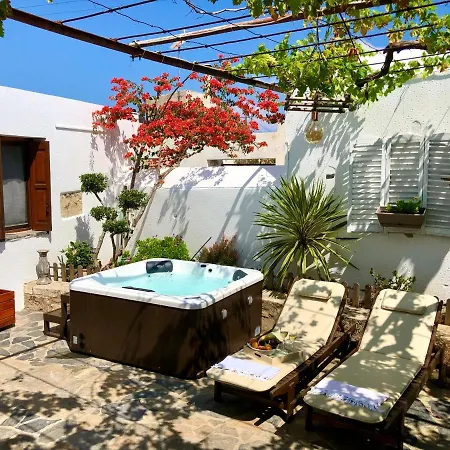 Avli Traditional With Private Jacuzzi Casa de Férias Hersonissos (Crete)