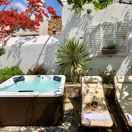 Casa de Férias Avli Traditional With Private Jacuzzi
